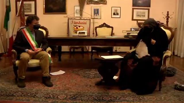 La Befana incontra il Sindaco di Adria смотреть онлайн