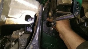 замена главного цилиндра сцепления УАЗ. прокачка сцепления.