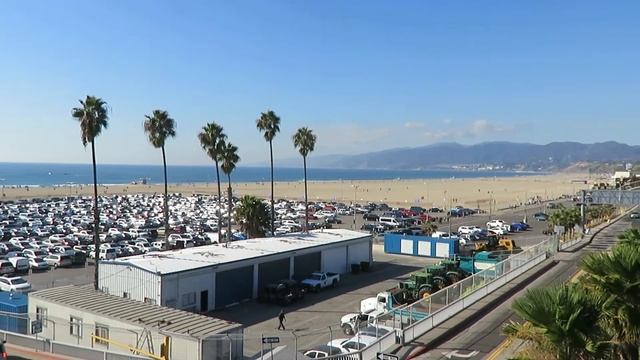 Santa Monica State Beach and Highway 1 - Santa Monica, California смотреть онлайн