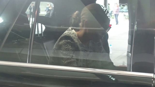 Pom Klementieff Argues With Girlfriend At LAX After Long Flight From Hong Kong EXCLUSIVE смотреть онлайн
