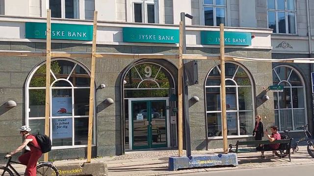 Når Jyske Bank  Laver Bedrageri Og Dokumentfalsk Må Banken Også Stå Indenfor Bankens Ulovligheder.