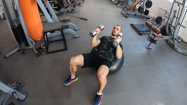 Разводка гантелей+жим гантелей нейтральным хватом смотреть онлайн