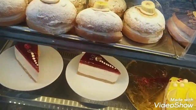 Стамбул/Kadıköy Как Украсили Магазины 'Огромный Выбор Сладостей смотреть онлайн