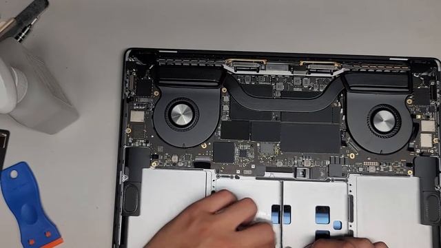 2019 16" inch MacBook Pro A2141 Disassembly Battery Trackpad Touchpad Replacement Repair *No Talkin смотреть онлайн