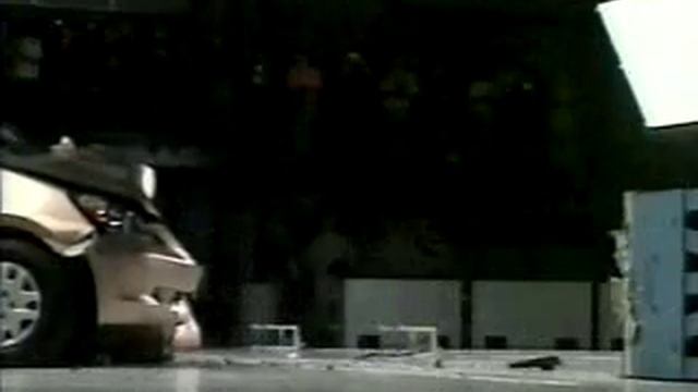 Crash Test 2005 - 2009 Honda Odyssey (Frontal Impact) IIHS смотреть онлайн