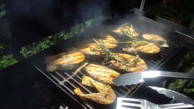 РЫБА НА ГРИЛЕ смотреть онлайн