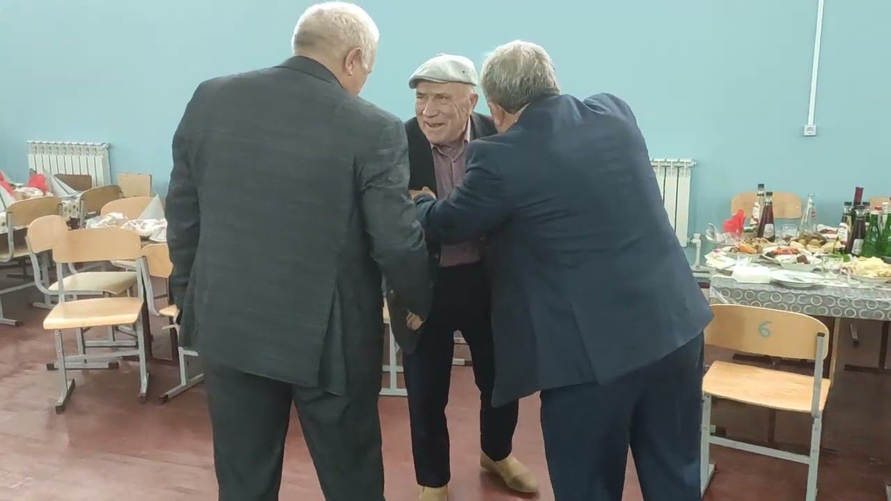 Дуэт:Эльмира Валиева и Далгат Омаров.60-летие Джамала Нажмудинова -с. Караузек - 06.10.2023 год. смотреть онлайн