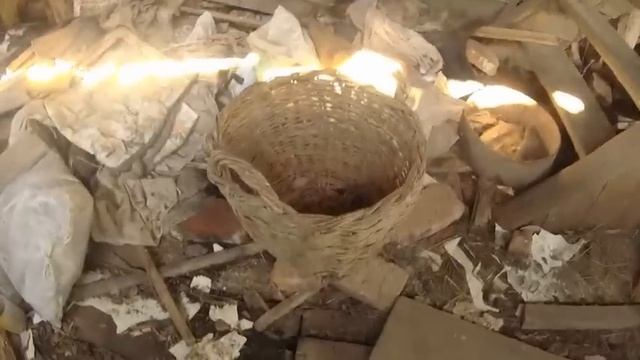 заброшенная деревня в глубинке России с интересными находками и старыми фотографиями жителей. смотреть онлайн