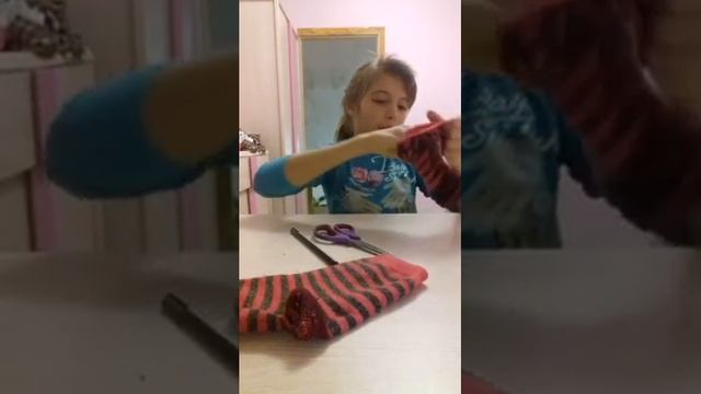 DIY:Как сделать из старых носков перчатки смотреть онлайн