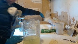 Как работать с пластификатором для гипса.