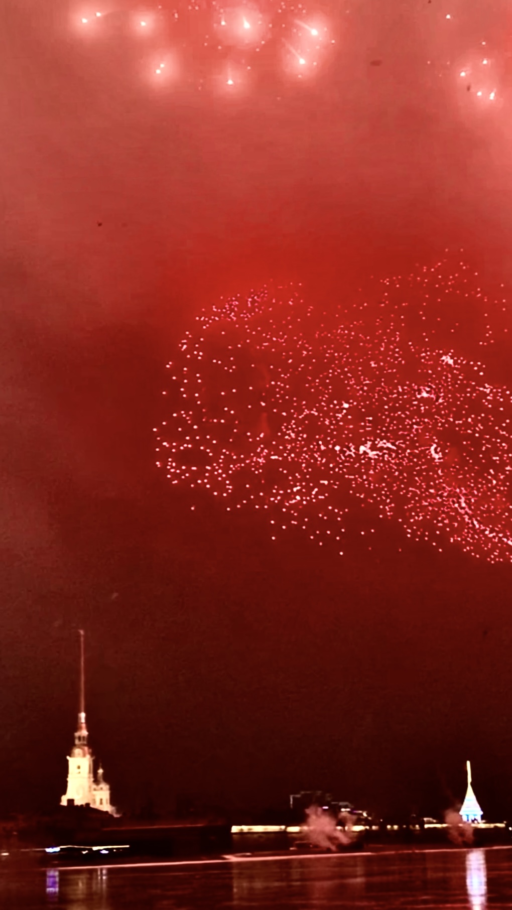 Салют в Санкт-Петербурге / 80 лет со дня прорыва блокады Ленинграда смотреть онлайн