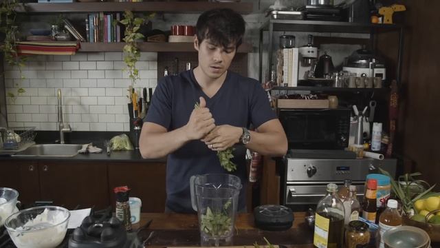 8 Healthy Salad Dressings (REALLY QUICK)