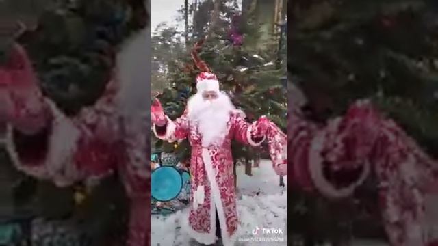 Дед мороз и снегурочка С наилучшими пожеланиями в новом 2022 году ... смотреть онлайн