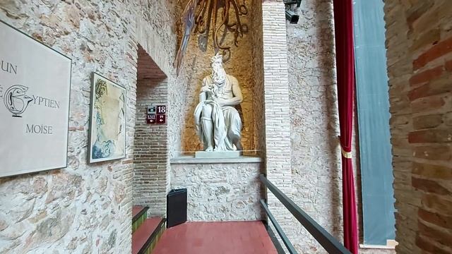 Любителям Сюрреализма посвящается Театр Музей Дали.Что нам хотел сказать Гений? смотреть онлайн