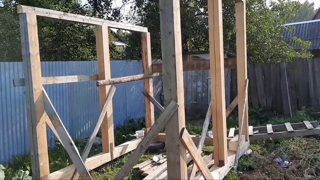 Начали стройку курятника/Курятник каркасного типа смотреть онлайн