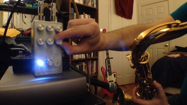 Saxophone through EarthQuaker "Space Spiral" delay смотреть онлайн