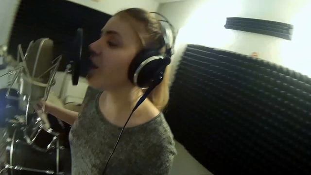 Студия звукозаписи IN/OUT Records. Запись вокала. смотреть онлайн