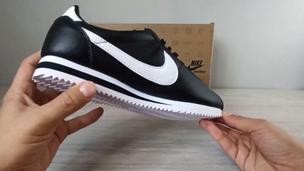 Nike Cortez черно - белые кожа