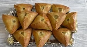 ТРЕУГОЛЬНИКИ или ЭЧПОЧМАК С КУРИЦЕЙ ИЗ БЕЗДРОЖЖЕВОГО ТЕСТА