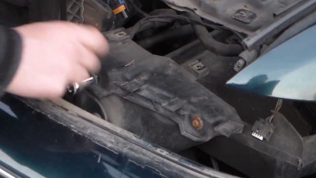 How To: install dual halo projector headlights on 1999 BMW 540i смотреть онлайн