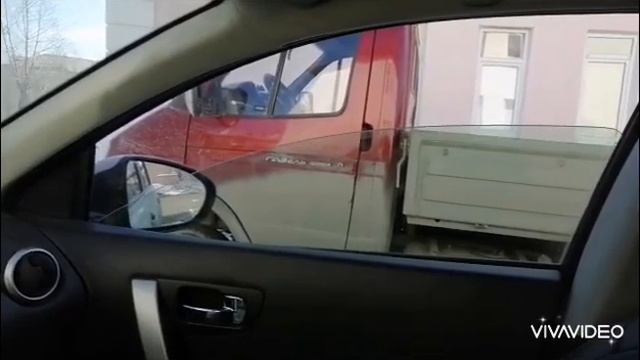 Смазка резиновых направляющих стекла силиконовой смазкой. До и после обработки. смотреть онлайн