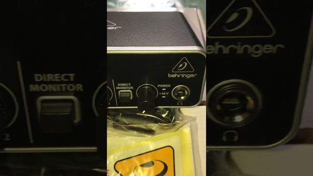 BEHRINGER UMC22 USB смотреть онлайн
