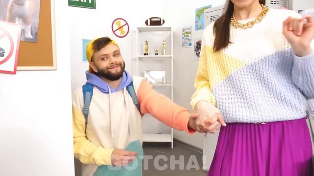 मजेदार स्कूल हैक्स || Gotcha! Yes द्वारा स्मार्ट छात्रों के लिए सीक्रेट और कूल ट्रिक्स смотреть онлайн