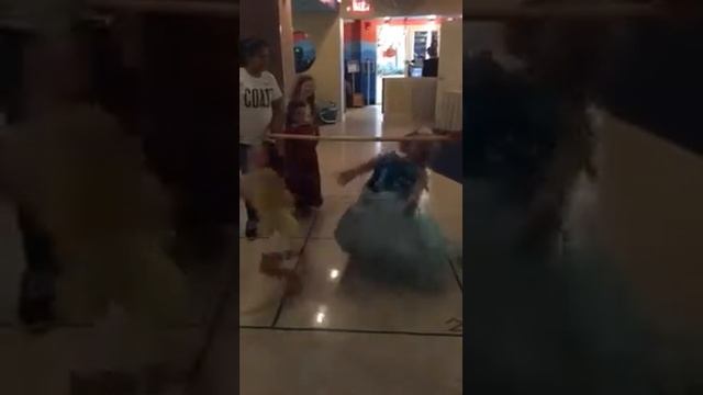 Princess Parties: Limbo and Party Games with Snow Queen and Princess смотреть онлайн