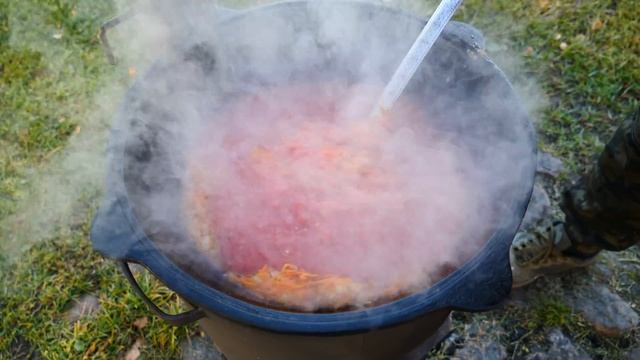 ТАКУЮ КИЛЬКУ В МАГАЗИНЕ ВЫ НЕ КУПИТЕ. ГОТОВИМ С ТОМАТАМИ В КАЗАНЕ смотреть онлайн