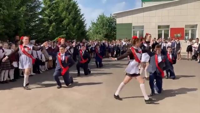 Выпускники 11 класса гимназии наби Даули смотреть онлайн