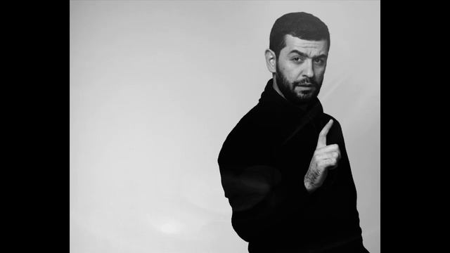 JANAGA   На фоне