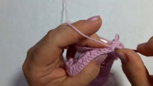 комбинированный детский сарафан вязаный крючком. вязаные ажурные квадраты.