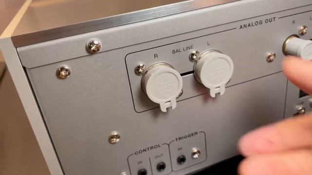 LUXMAN「D-07X」外観（背面）動画（アバック新宿本店） смотреть онлайн