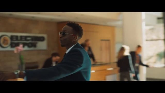 Дружить по русски! дублированный трейлер HD.mp4 смотреть онлайн