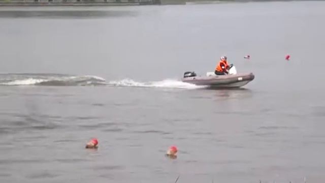 В пруду  - Автор А Скляров музыка Владимир Кобрин исполнитель Юрий Оленич