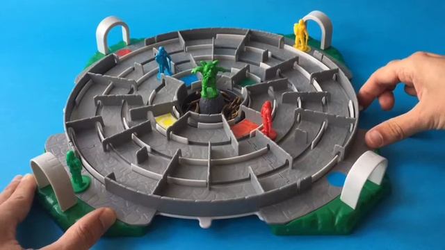 Heroes of the Maze by Waddingtons (1991) 3D Vintage Board Game - Attic Raiders Retro Reviews смотреть онлайн