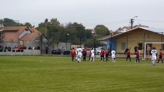 Roman Žikavský neuznaný gól (Jelenec - Nevidzany 1:2) смотреть онлайн