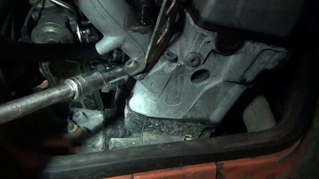 Замена свечей накала, Мерседес 208 Д. смотреть онлайн