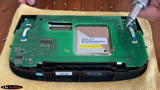 How to replace COMAND LCD screen - Mercedes SL , A, B, C, CLS, CLK, E, G, GL, ML, R Class смотреть онлайн