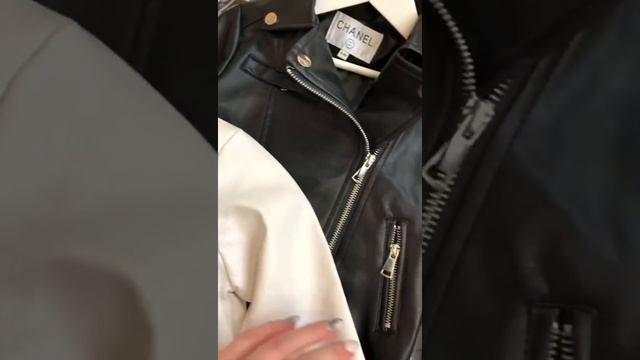 Стильные косухи, кожаные куртки для девочек, белый цвет, 110 до 158 рост смотреть онлайн