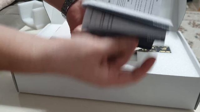 NVIDIA® ROG® STRIX RTX 2080 SUPER™ OC White Edition Unboxing смотреть онлайн