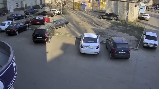 Ip камера Hikvision DS-2CD864FWD день