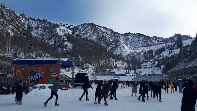 Қыс қызығында. Медеу мұз айдыны 2019 смотреть онлайн