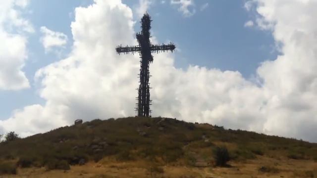 Крест в Арагацотнской области Армении смотреть онлайн