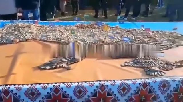 Карта Украины из колбасы смотреть онлайн