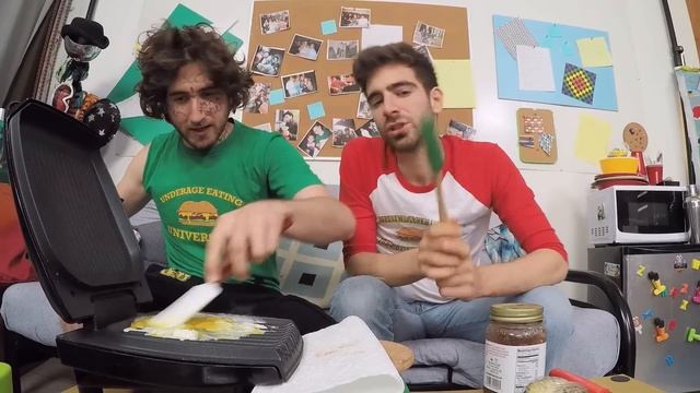 Nacho Salsa Egg Scramble - 4 Ingredient College Cooking смотреть онлайн