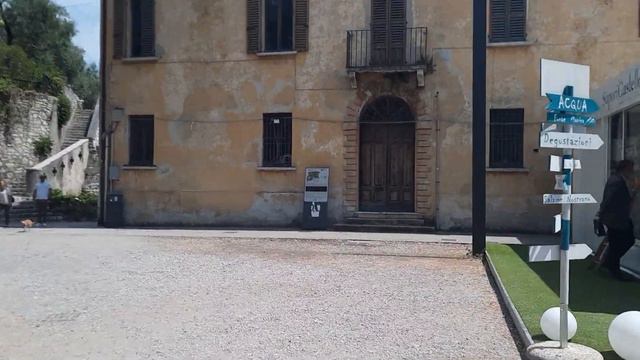 Все говорит за то, что так называемые замки-это депо по переработке биоматериала в нужную энергию. смотреть онлайн