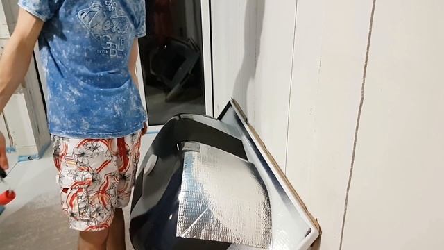 96. ПЕРЕЕЗЖАЕМ в САУНУ. ПОДЛЯНКА от СОСЕДЕЙ. Сосед СТРОИТСЯ. Установили ВАННУ | Свой дом в Германии смотреть онлайн