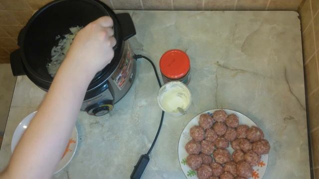 Тефтели в сметанно-томатном соусе Ну оОчень вкусно смотреть онлайн