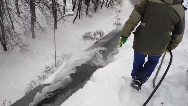 Ужасные глыбы льда с крыши смотреть онлайн